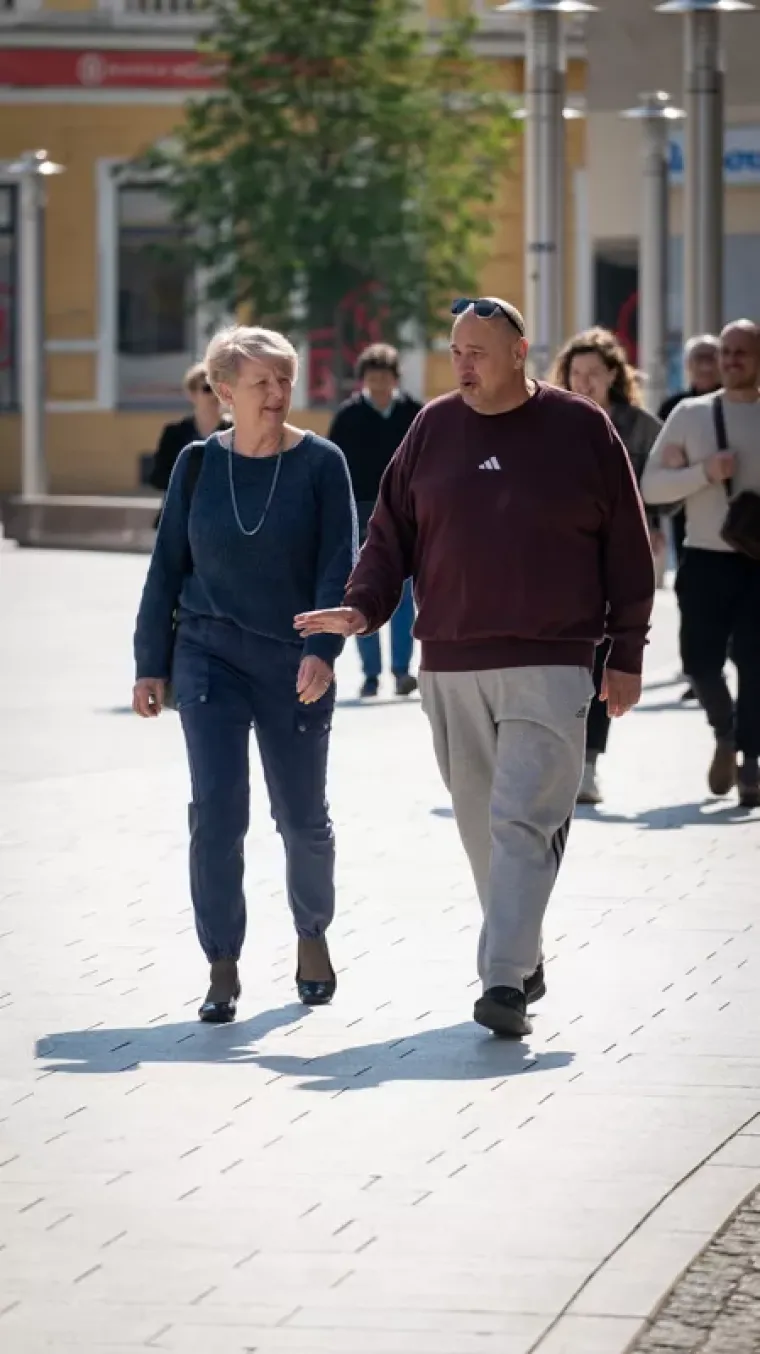 Tako to djevojke rade u Međimurju: Ljepotice iskoristile sunčano vrijeme i odu&scaron;evile prolaznike