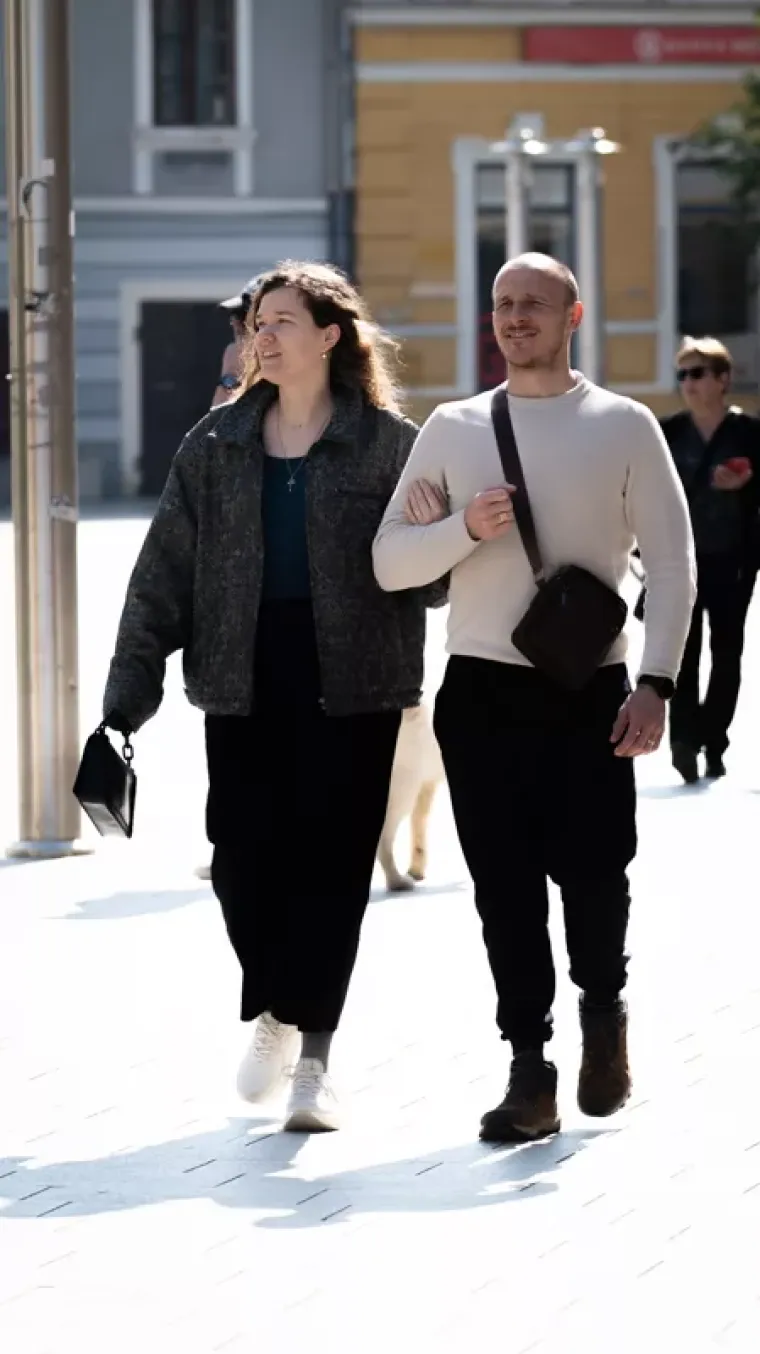 Tako to djevojke rade u Međimurju: Ljepotice iskoristile sunčano vrijeme i odu&scaron;evile prolaznike