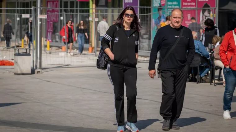 Tako to djevojke rade u Međimurju: Ljepotice iskoristile sunčano vrijeme i odu&scaron;evile prolaznike