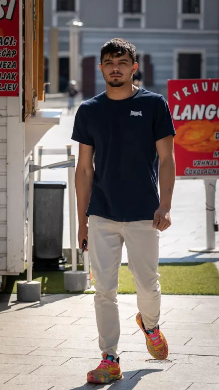 Tako to djevojke rade u Međimurju: Ljepotice iskoristile sunčano vrijeme i odu&scaron;evile prolaznike