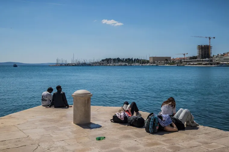 U Zagrebu prosvjedi, u Splitu lagana &scaron;etnja preko rive: Ovako danas uživaju stanovnici grada pod Marjanom
