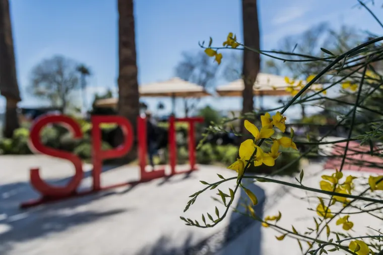 U Zagrebu prosvjedi, u Splitu lagana &scaron;etnja preko rive: Ovako danas uživaju stanovnici grada pod Marjanom