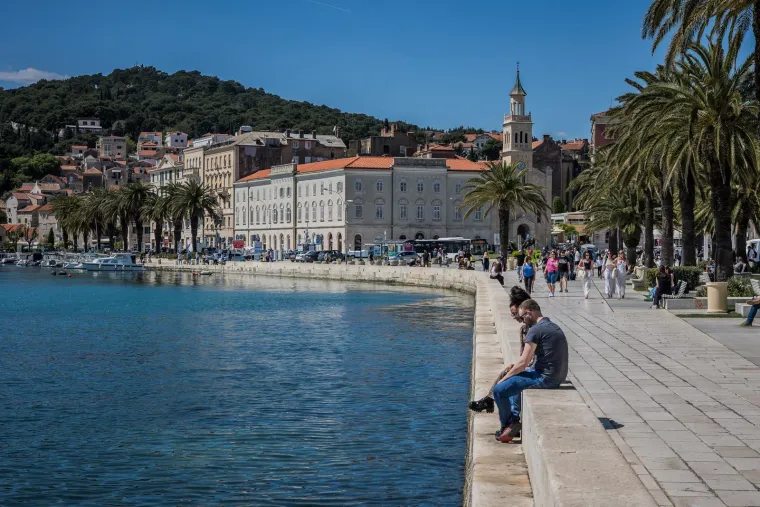 U Zagrebu prosvjedi, u Splitu lagana &scaron;etnja preko rive: Ovako danas uživaju stanovnici grada pod Marjanom