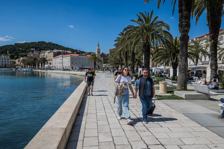 U Zagrebu prosvjedi, u Splitu lagana &scaron;etnja preko rive: Ovako danas uživaju stanovnici grada pod Marjanom