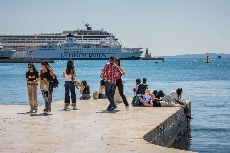 U Zagrebu prosvjedi, u Splitu lagana &scaron;etnja preko rive: Ovako danas uživaju stanovnici grada pod Marjanom
