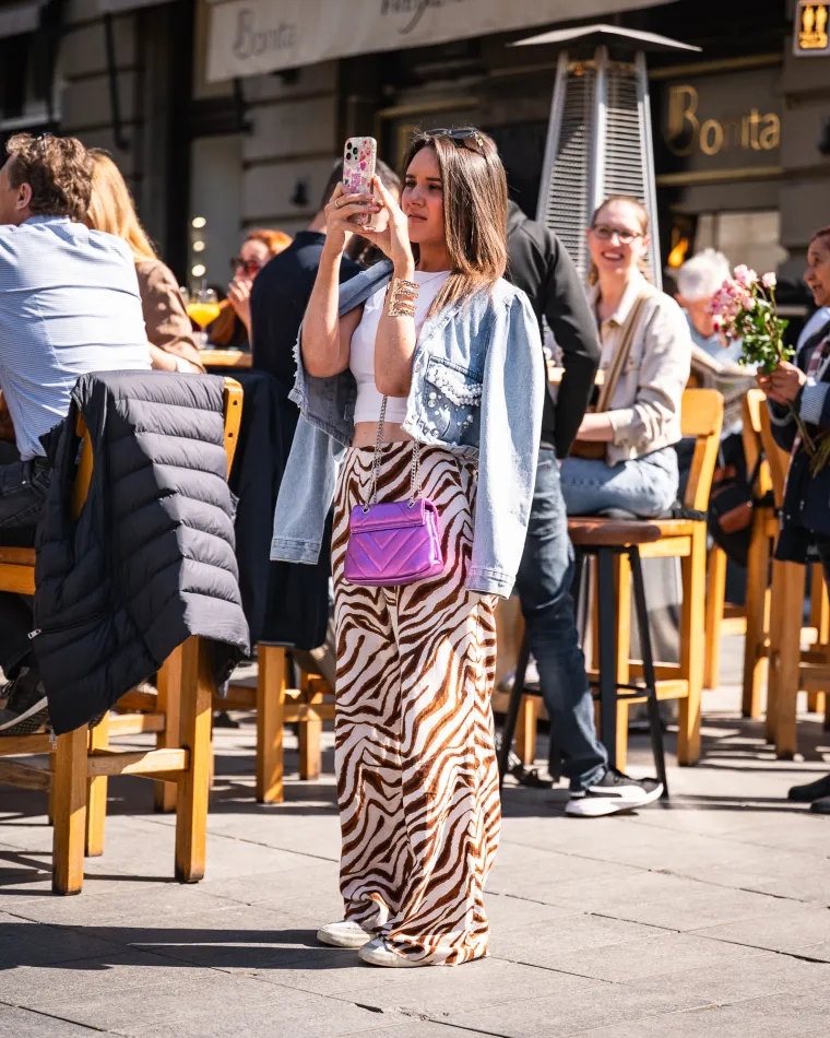 Vjerovali ili ne, ovaj prizor je iz Zagreba: Ove atraktivne djevojke privlačile su poglede na &scaron;pici