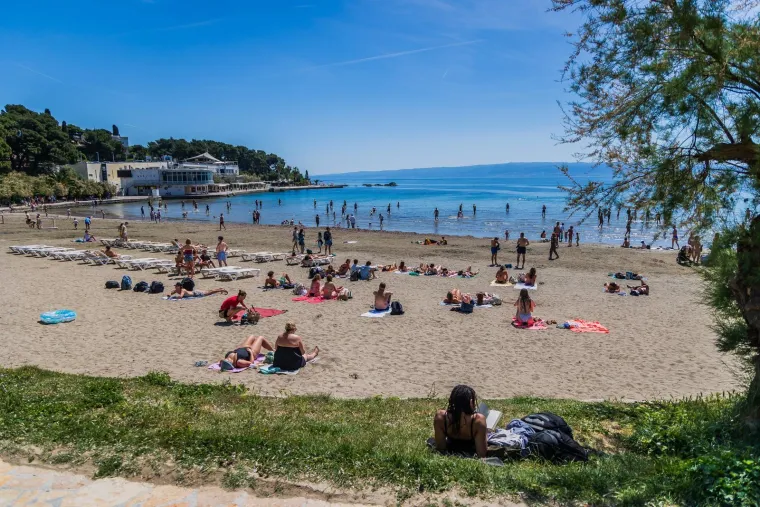 Nedjeljna sunčana idila! Zagrepčani u Maksimiru, Splićani na Bačvicama: Ovo je čista uživancija