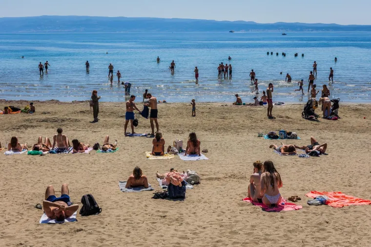 Nedjeljna sunčana idila! Zagrepčani u Maksimiru, Splićani na Bačvicama: Ovo je čista uživancija