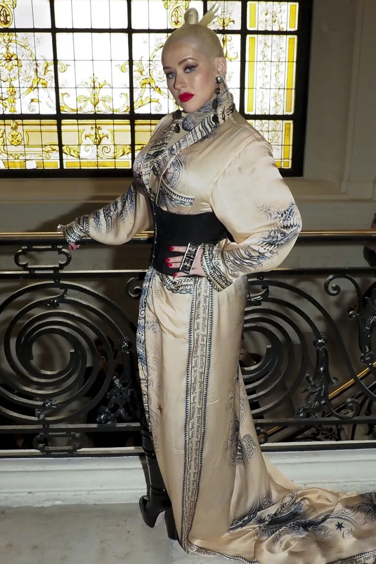 Kakva transformacija! Glazbenica izgubila vi&scaron;e od 15 kilograma pa istaknula grudi u uskoj haljini