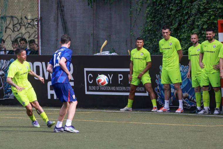 Niko Kranjčar, Mandžukić i druge legende zaigrale u čast Nikole Pokrivača. Pogledajte tko se sve pojavio