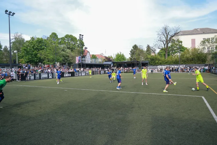 Niko Kranjčar, Mandžukić i druge legende zaigrale u čast Nikole Pokrivača. Pogledajte tko se sve pojavio