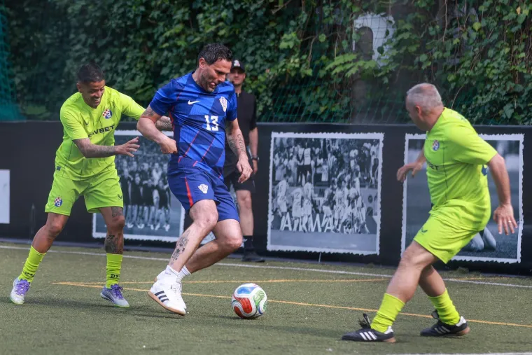 Niko Kranjčar, Mandžukić i druge legende zaigrale u čast Nikole Pokrivača. Pogledajte tko se sve pojavio