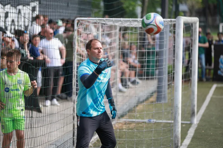 Niko Kranjčar, Mandžukić i druge legende zaigrale u čast Nikole Pokrivača. Pogledajte tko se sve pojavio