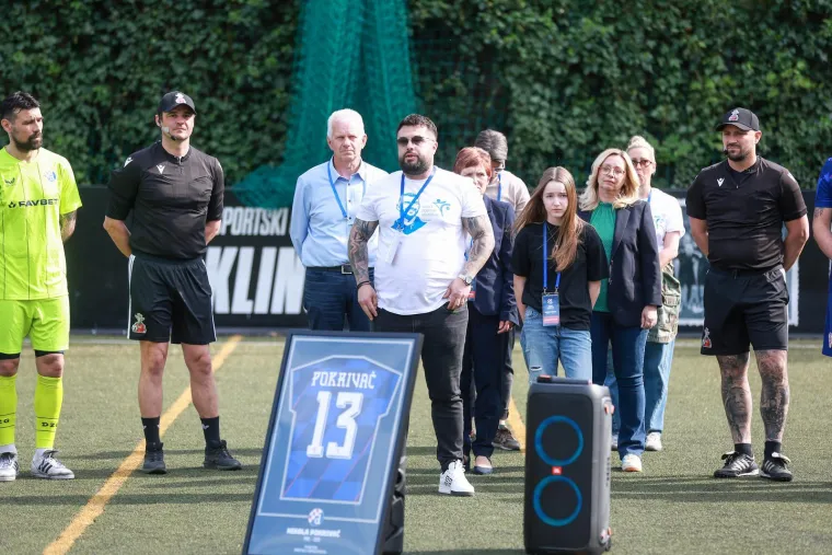 Niko Kranjčar, Mandžukić i druge legende zaigrale u čast Nikole Pokrivača. Pogledajte tko se sve pojavio