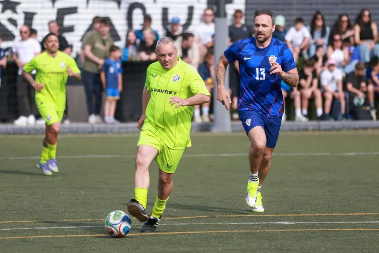 Niko Kranjčar, Mandžukić i druge legende zaigrale u čast Nikole Pokrivača. Pogledajte tko se sve pojavio