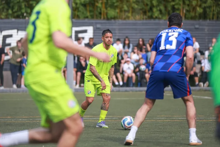 Niko Kranjčar, Mandžukić i druge legende zaigrale u čast Nikole Pokrivača. Pogledajte tko se sve pojavio