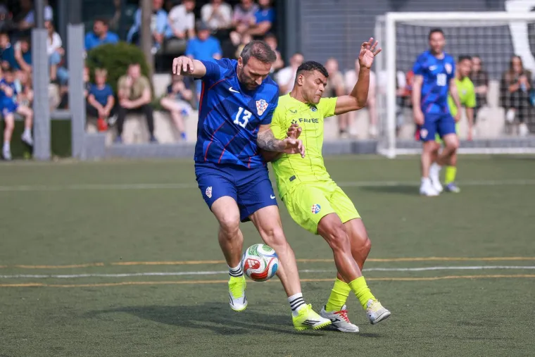 Niko Kranjčar, Mandžukić i druge legende zaigrale u čast Nikole Pokrivača. Pogledajte tko se sve pojavio