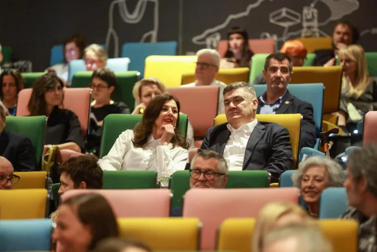 Opu&scaron;teni, elegantni i modno usklađeni: Pogledajte kako su Milanovići zablistali na ZagrebDoxu