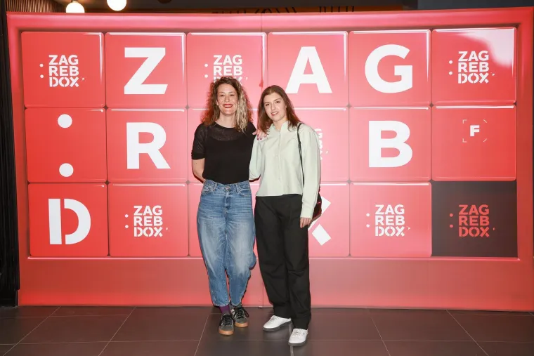 Opu&scaron;teni, elegantni i modno usklađeni: Pogledajte kako su Milanovići zablistali na ZagrebDoxu