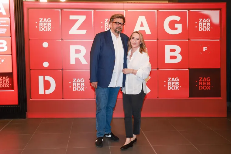 Opu&scaron;teni, elegantni i modno usklađeni: Pogledajte kako su Milanovići zablistali na ZagrebDoxu