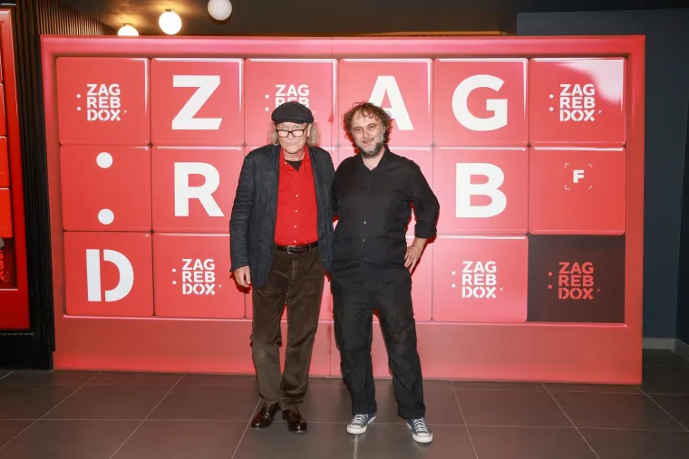 Opu&scaron;teni, elegantni i modno usklađeni: Pogledajte kako su Milanovići zablistali na ZagrebDoxu