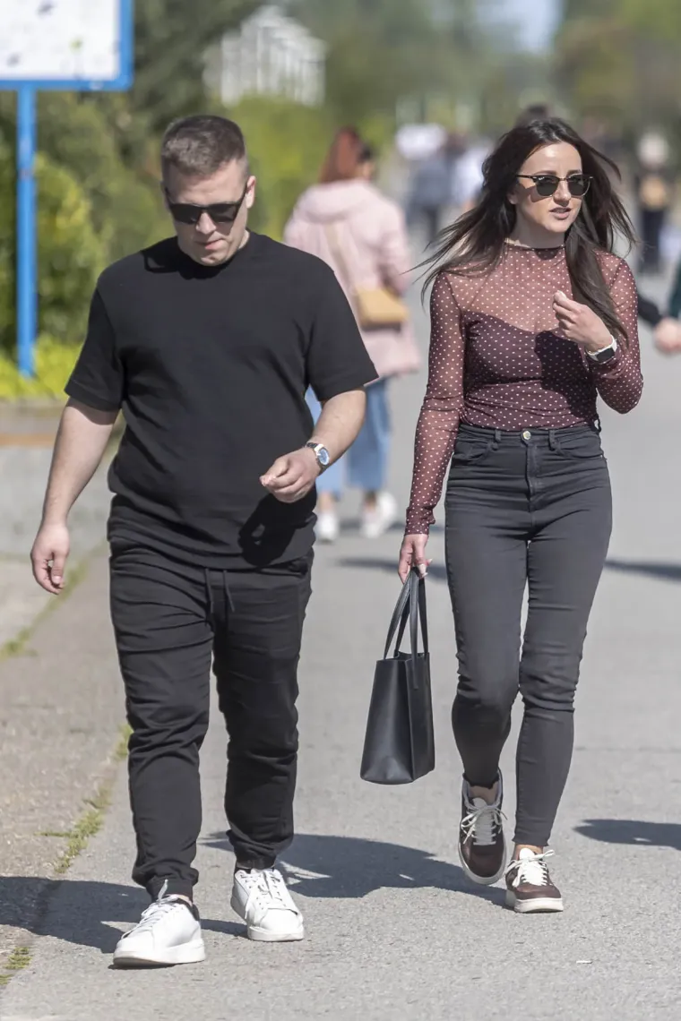 Legice i lege napunile osječku promenadu: Dvije crnke u trendi kombinacijama ukrala show