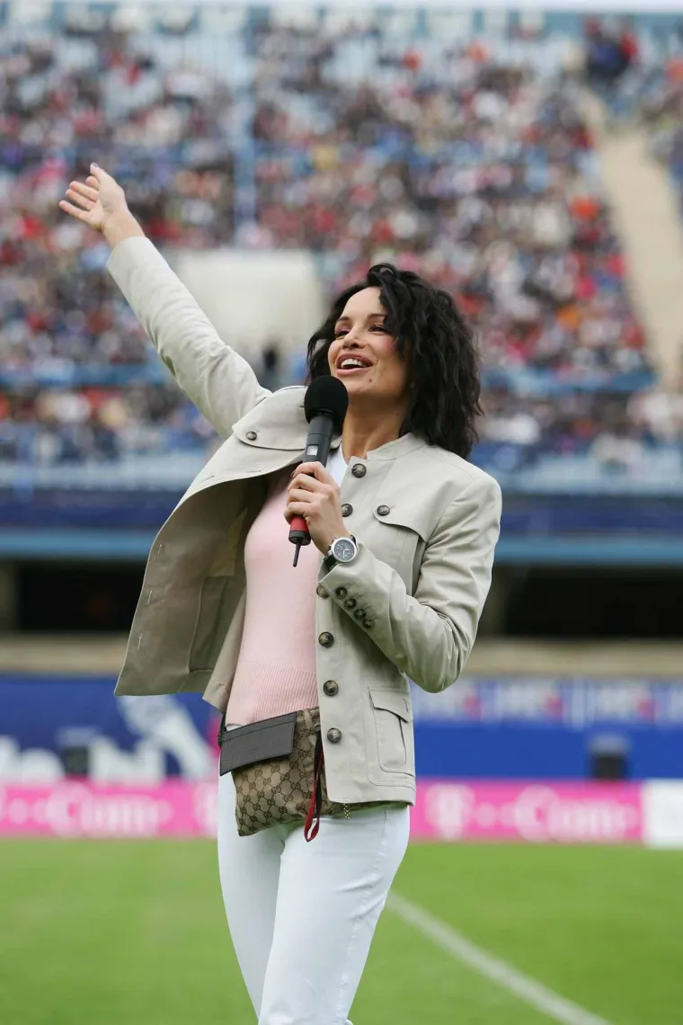 Tko bi rekao da puni 54 godine? Pogledajte kako je Severina žarila i palila kroz godine