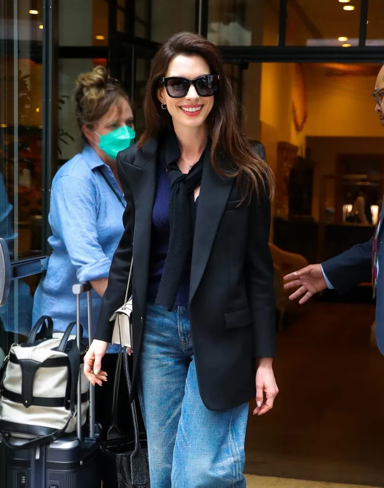 Progla&scaron;ena je najljep&scaron;om ženom svijeta, a kritiziraju je da se posve 'izobličila'