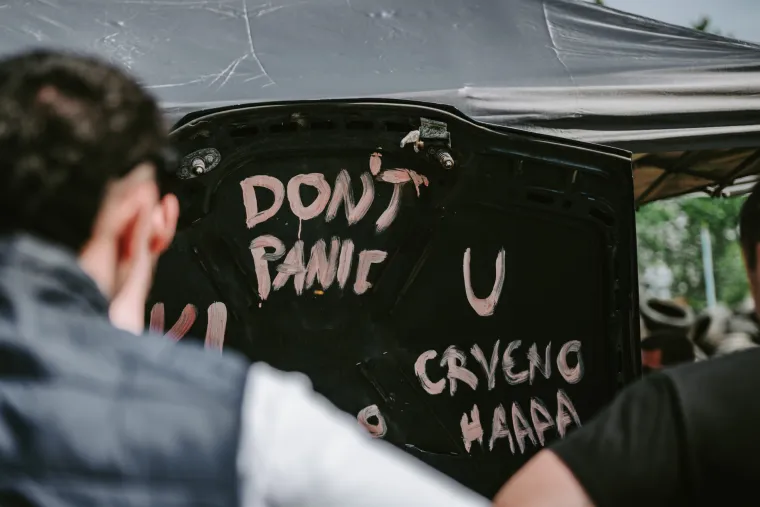 Nabrijani auti, spaljene gume i kontrolirani kaos: Ovo su legalni Brzi i Žestoki na Mičevcu