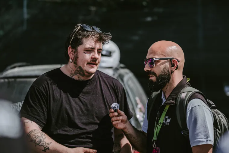 Nabrijani auti, spaljene gume i kontrolirani kaos: Ovo su legalni Brzi i Žestoki na Mičevcu