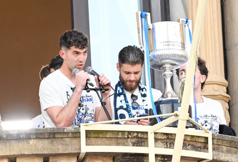 100 tisuća navijača dočekalo svoje heroje nakon osvajanja Kupa: Među njima i dva Vatrena