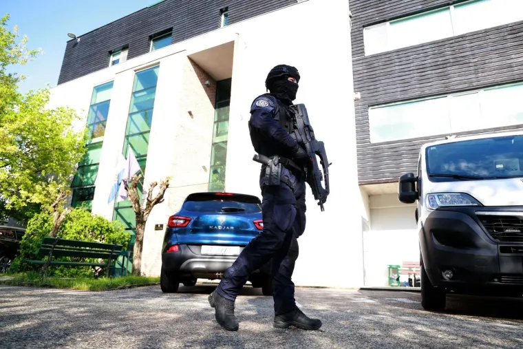 Duge cijevi dopratile Srđana Mlađana na sud, pogledajte snimku: Danas svjedoči njegov kum