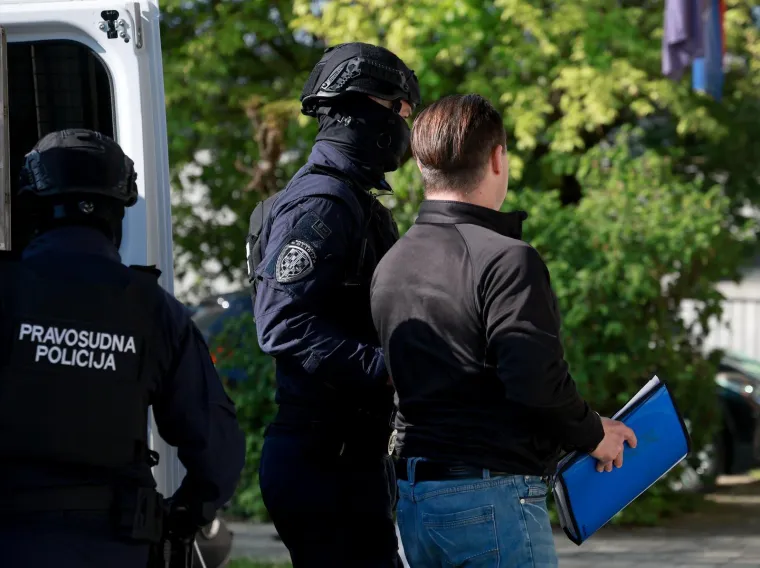 Duge cijevi dopratile Srđana Mlađana na sud, pogledajte snimku: Danas svjedoči njegov kum