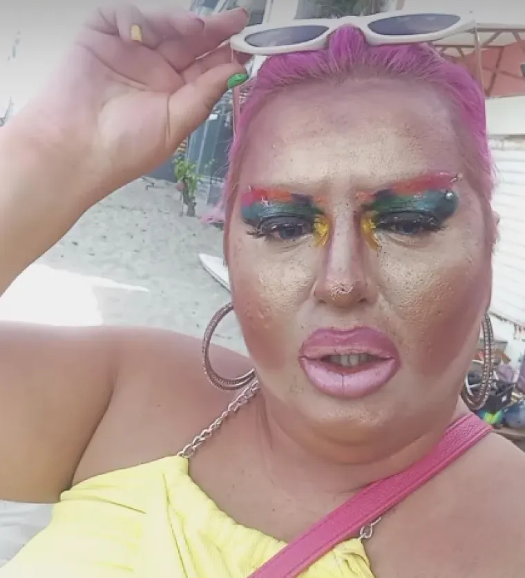 Ove djevojke kao da su se natjecale za najgoru &scaron;minku: Izgledaju nevjerojatno lo&scaron;e