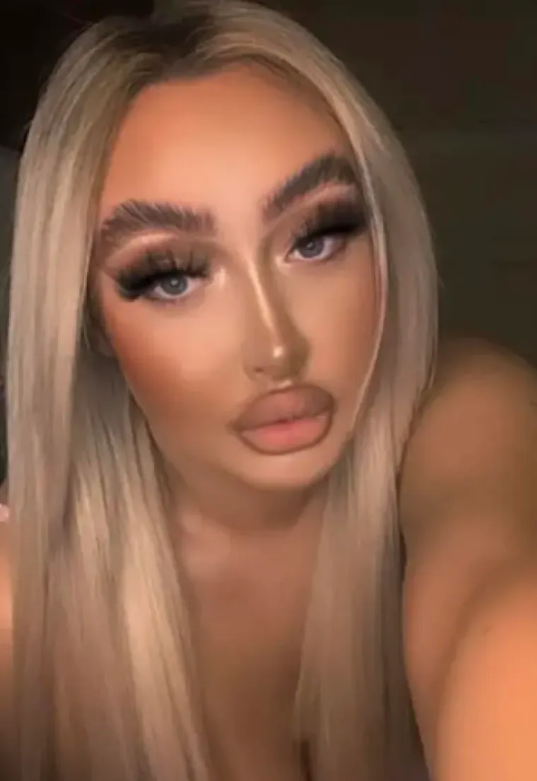 Ove djevojke kao da su se natjecale za najgoru &scaron;minku: Izgledaju nevjerojatno lo&scaron;e