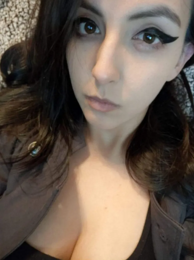 Ove djevojke kao da su se natjecale za najgoru &scaron;minku: Izgledaju nevjerojatno lo&scaron;e