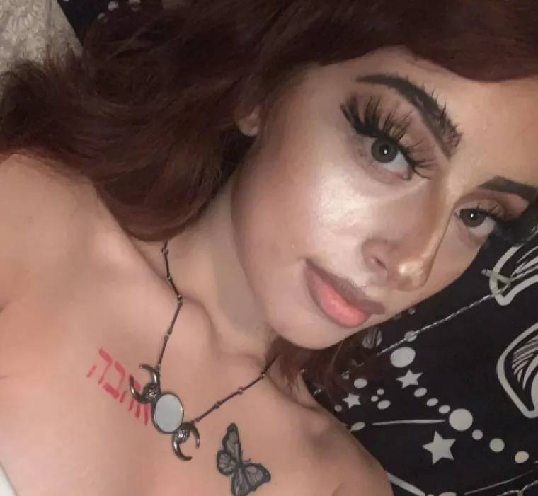 Ove djevojke kao da su se natjecale za najgoru &scaron;minku: Izgledaju nevjerojatno lo&scaron;e