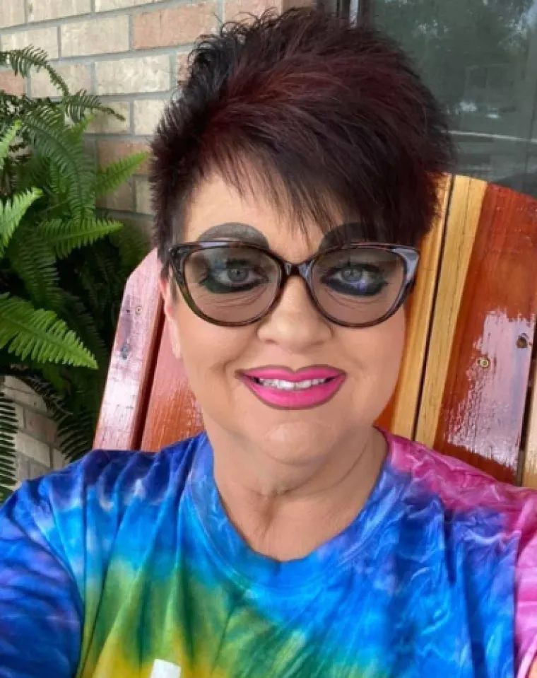 Ove djevojke kao da su se natjecale za najgoru &scaron;minku: Izgledaju nevjerojatno lo&scaron;e