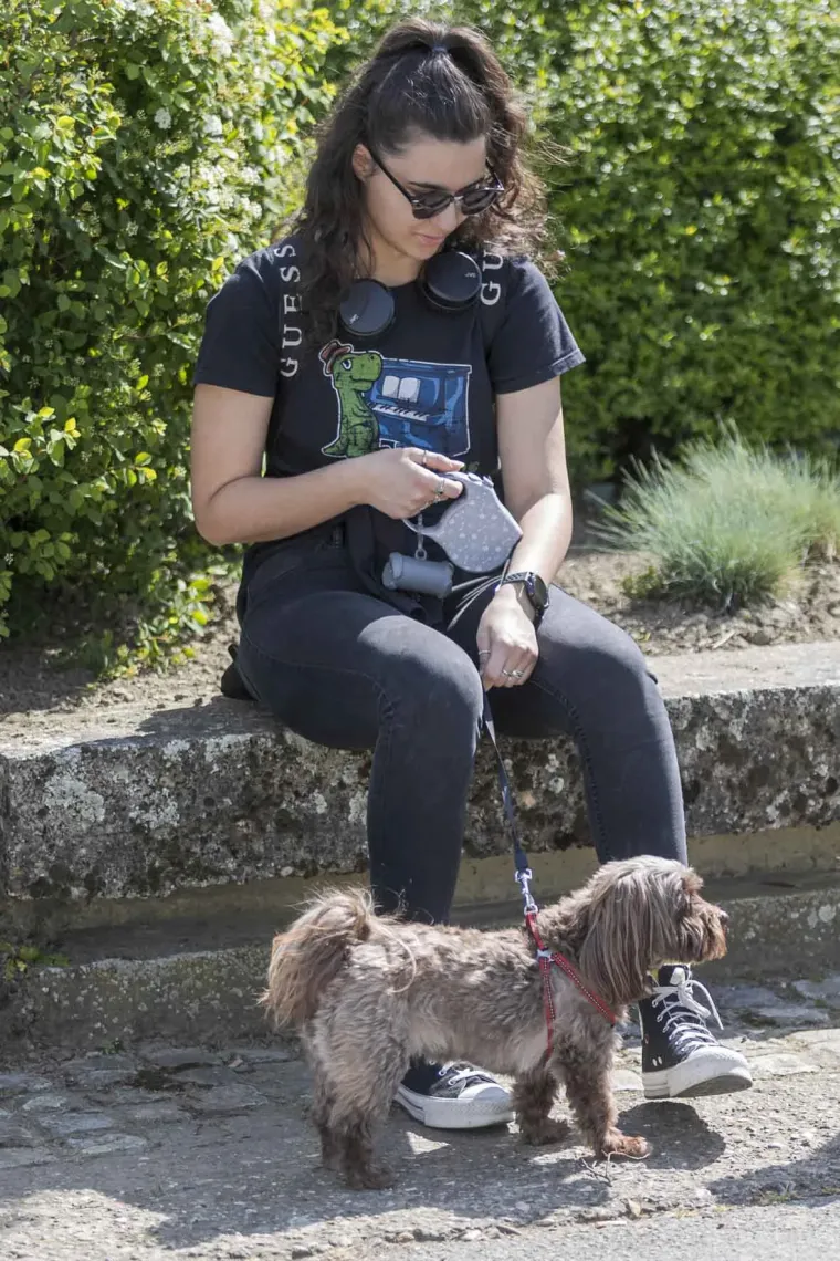 Kad se pojavi ovakva brineta, sve ostalo pada u drugi plan: Lijepa legica ukrala show