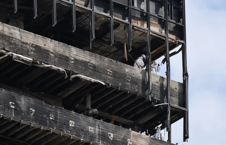 Ljudi u za&scaron;titnim odijelima u&scaron;li u Vjesnik! Pogledajte &scaron;to se događa na 16. katu