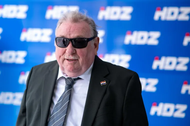 Drugi dolaze i odlaze, on ostaje: Legenda se nije mogla sakriti ni pod sunčanim naočalama