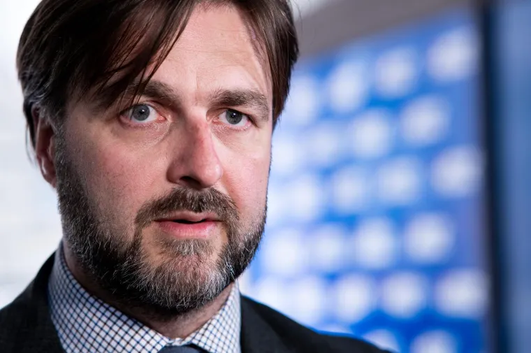 Drugi dolaze i odlaze, on ostaje: Legenda se nije mogla sakriti ni pod sunčanim naočalama