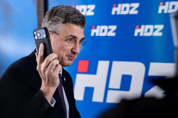 Drugi dolaze i odlaze, on ostaje: Legenda se nije mogla sakriti ni pod sunčanim naočalama