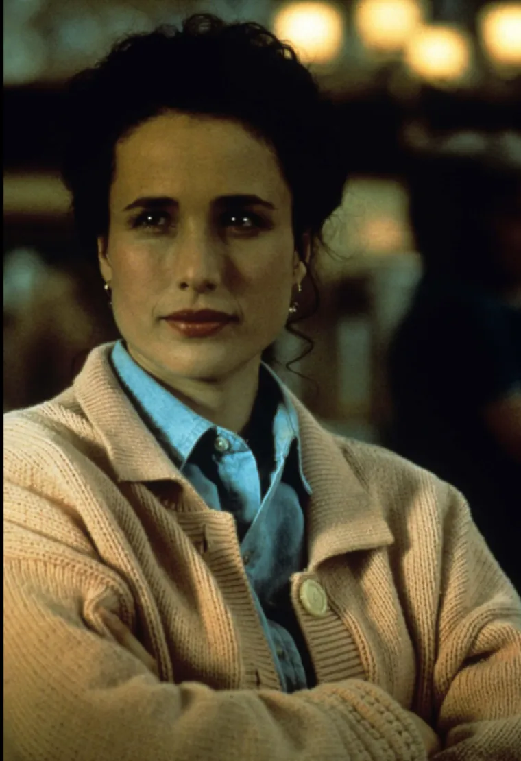 Sijede kovrče, očaravajući osmijeh: Anđeoski lijepa Andie MacDowell slavi 68., a i dalje oduzima dah