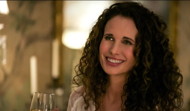 Sijede kovrče, očaravajući osmijeh: Anđeoski lijepa Andie MacDowell slavi 68., a i dalje oduzima dah
