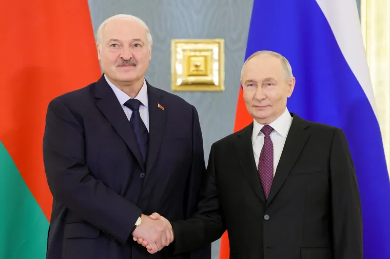 Putinov prijatelj i kontroverzni milijuna&scaron; druži se sa studenticom (22): Kuha li se ne&scaron;to?