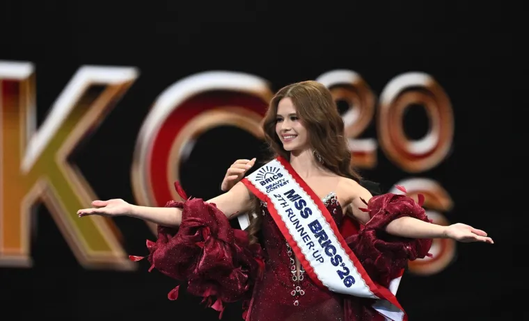 Putinov prijatelj i kontroverzni milijuna&scaron; druži se sa studenticom (22): Kuha li se ne&scaron;to?