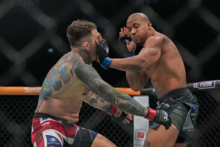 UFC prvak zapalio Split: Aspinall nosio dres Hajduka pa odu&scaron;evio svojom pojavom na Peristilu