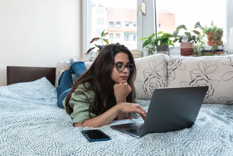 Tu se skrivaju opasnosti: Ove podatke ne smijete dijeliti s umjetnom inteligencijom