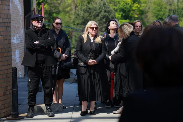 Prizori s Krematorija tjeraju suze na oči: Obitelj i prijatelji opra&scaron;taju se od Danijele Car